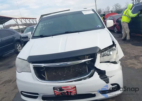 2014 Chrysler Town & Country Touring z USA, uszkodzony, nr VIN 2C4RC1BG2ER348376